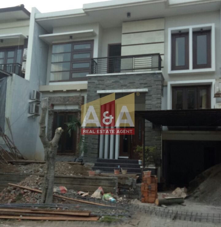 Rumah Citraland Surabaya Dijual - RumahDimana.com
