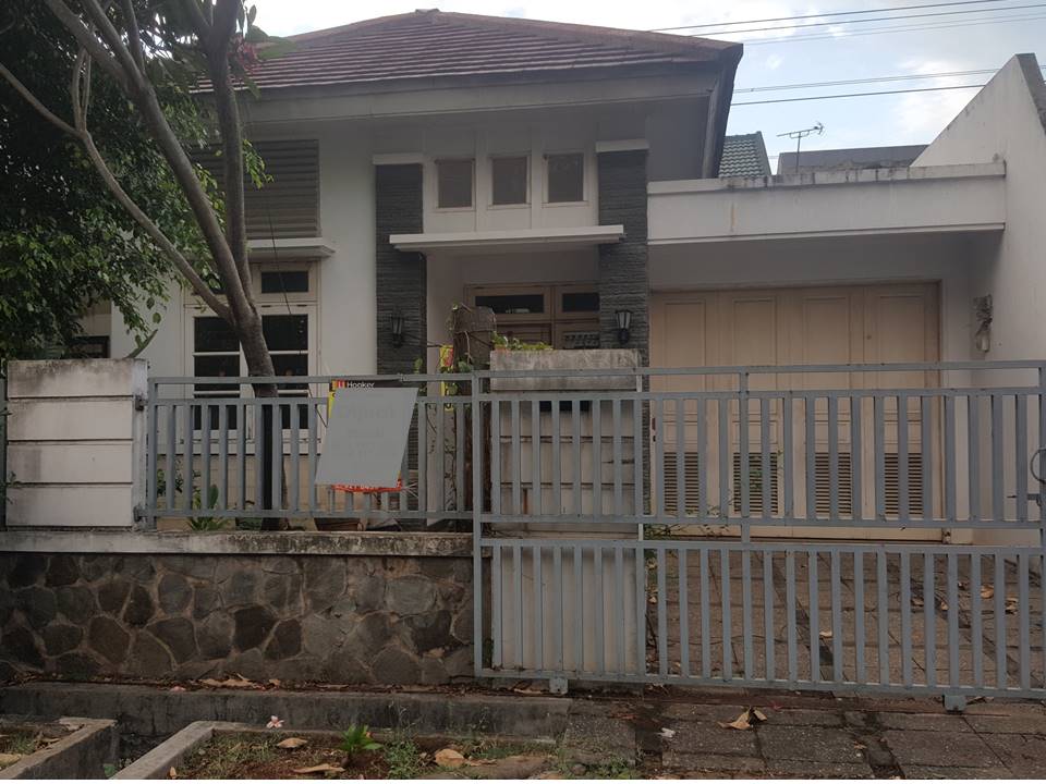 Rumah di Jatiwarna