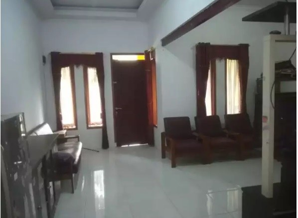 rumah di cisaranten