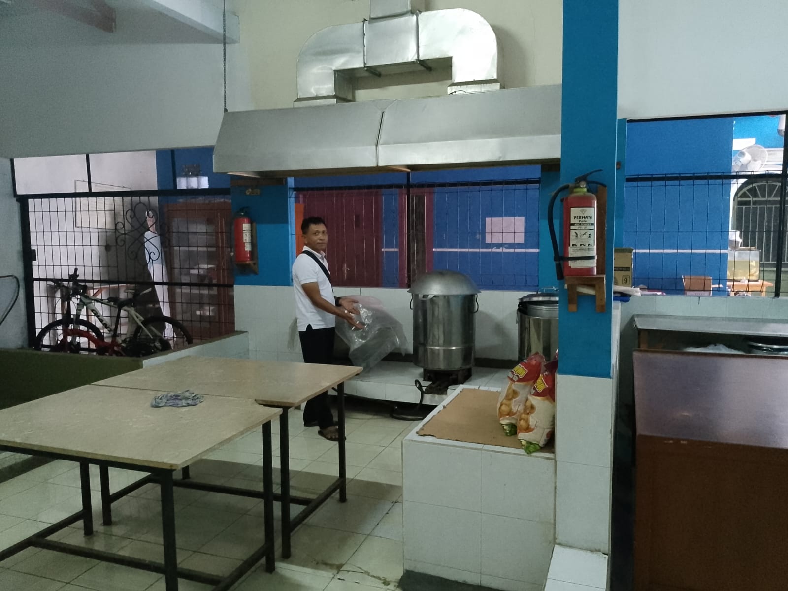 rumah usaha dijual
