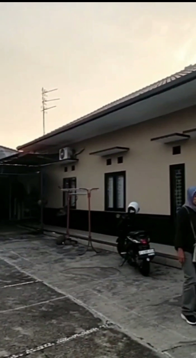 rumah usaha dijual