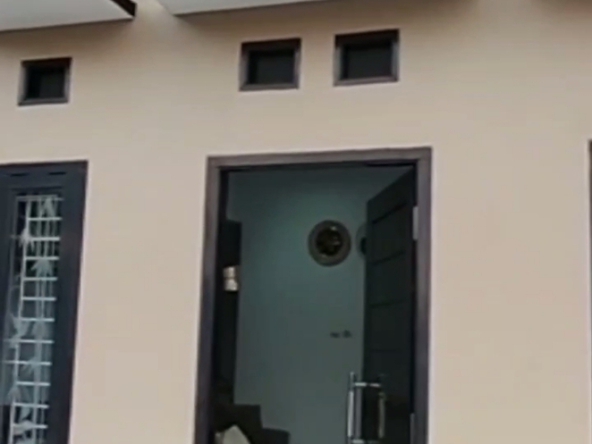 rumah usaha dijual