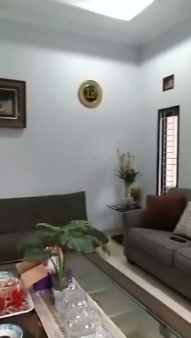 rumah usaha dijual