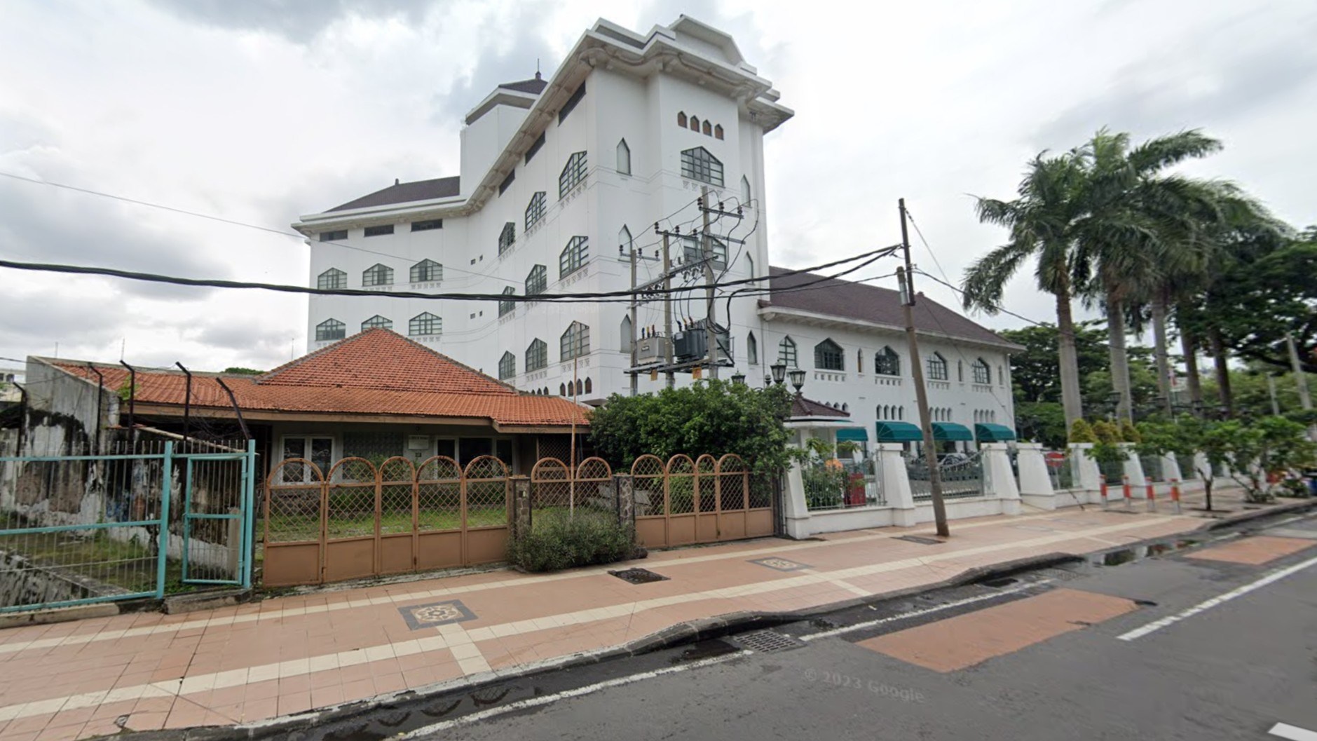 dijual rumah hitung tanah
