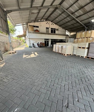 Gudang eks pabrik