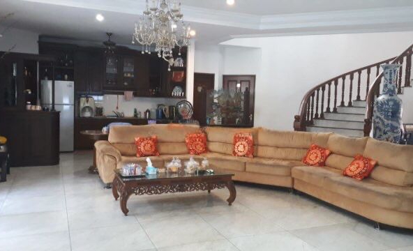 Rumah dijual di taman Kedoya Baru