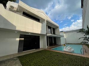 Jual rumah di Mampang Prapatan