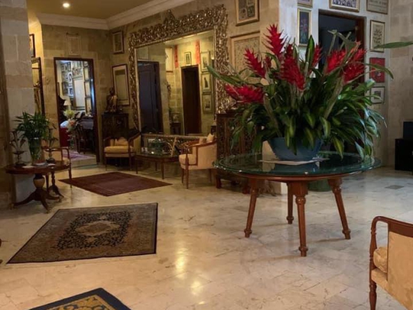 Jual villa di Cisarua