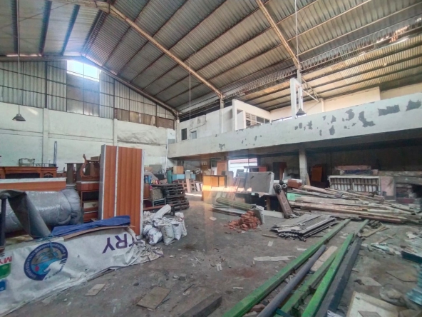 Gudang di Surabaya