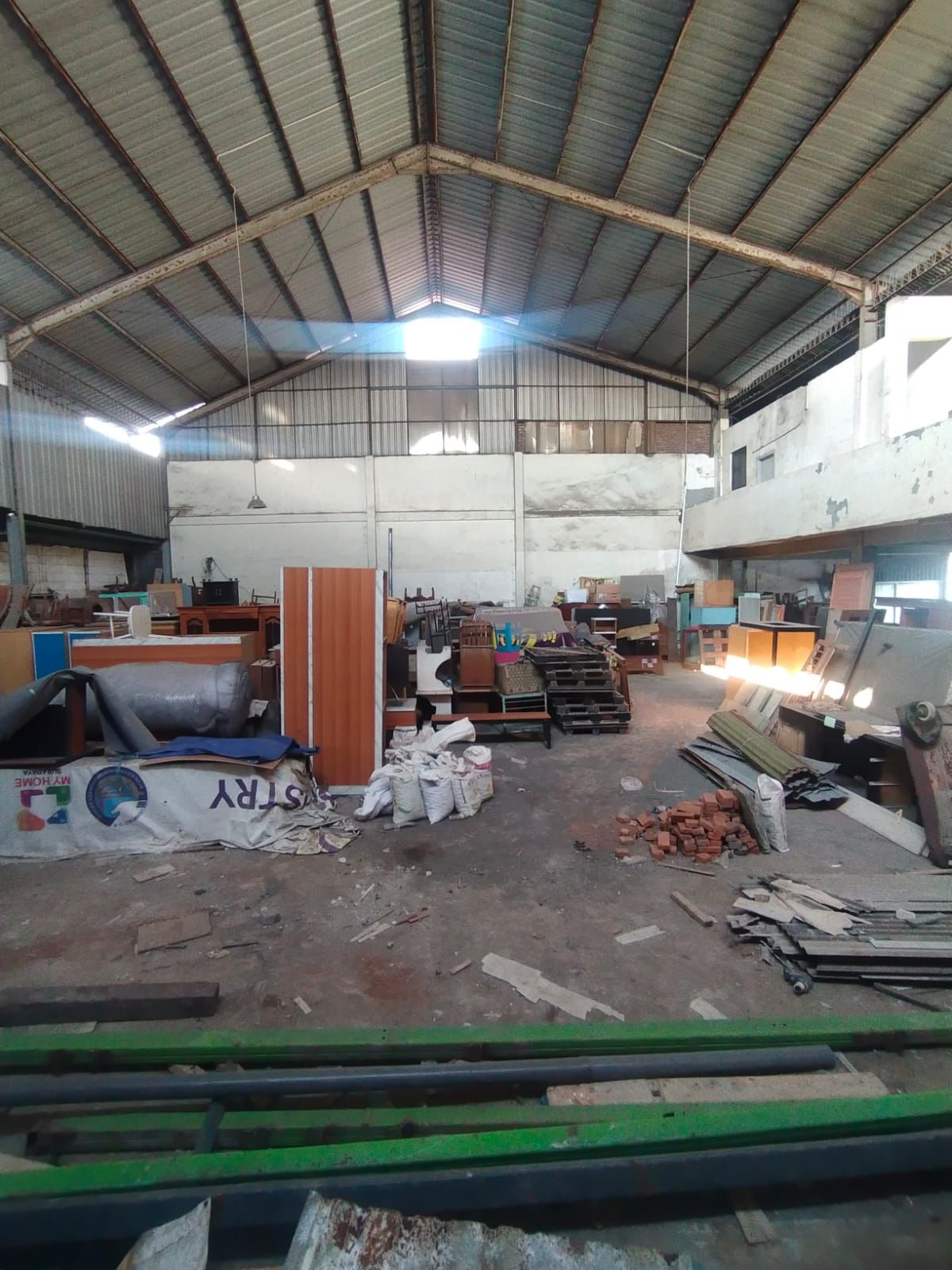 Gudang di Surabaya
