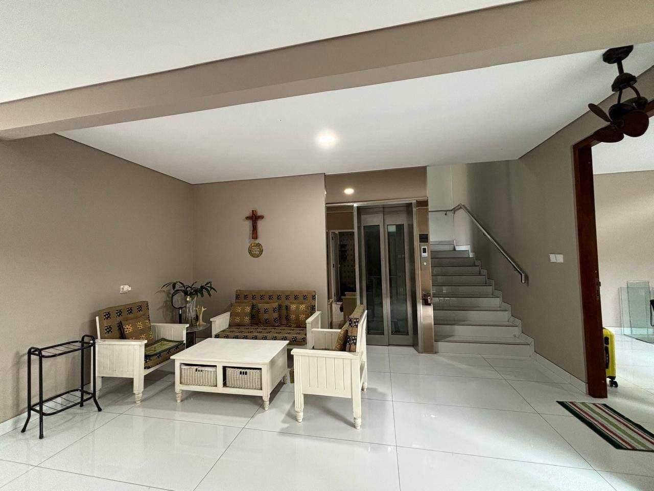 Jual rumah Gading Serpong