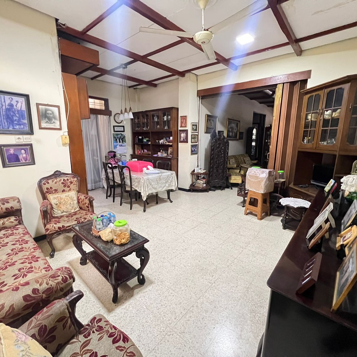 Rumah komersial