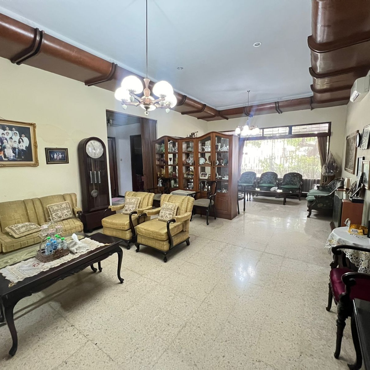 Rumah komersial