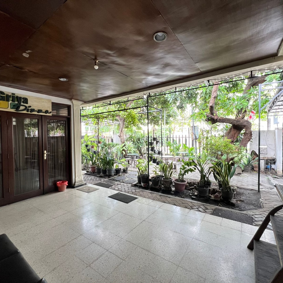 Rumah komersial