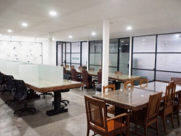 Ruang usaha di Surabaya
