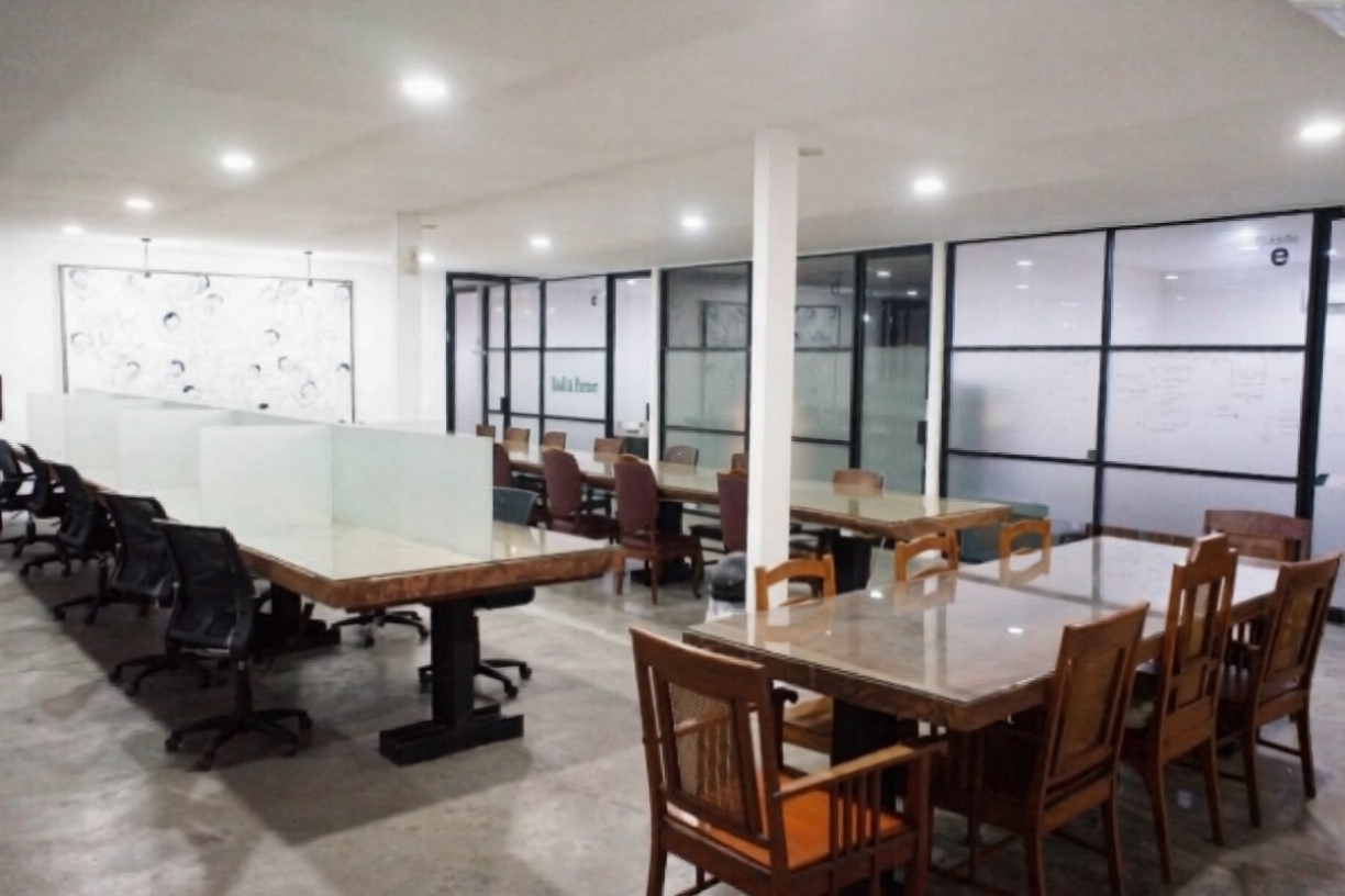 Ruang usaha di Surabaya