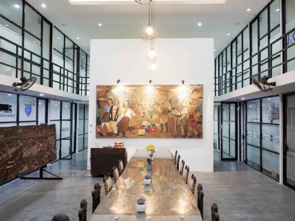 Ruang usaha di Surabaya
