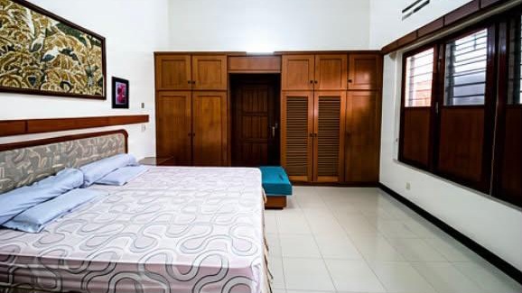 Rumah Strategis Surabaya