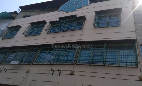 ruko Artha Center