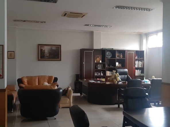 Gedung kantor Dijual